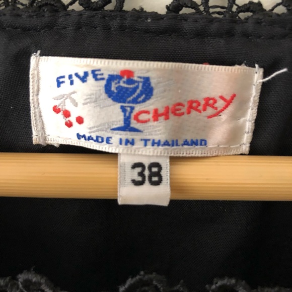 Vintage black lace cropped top - Picture 5 of 6